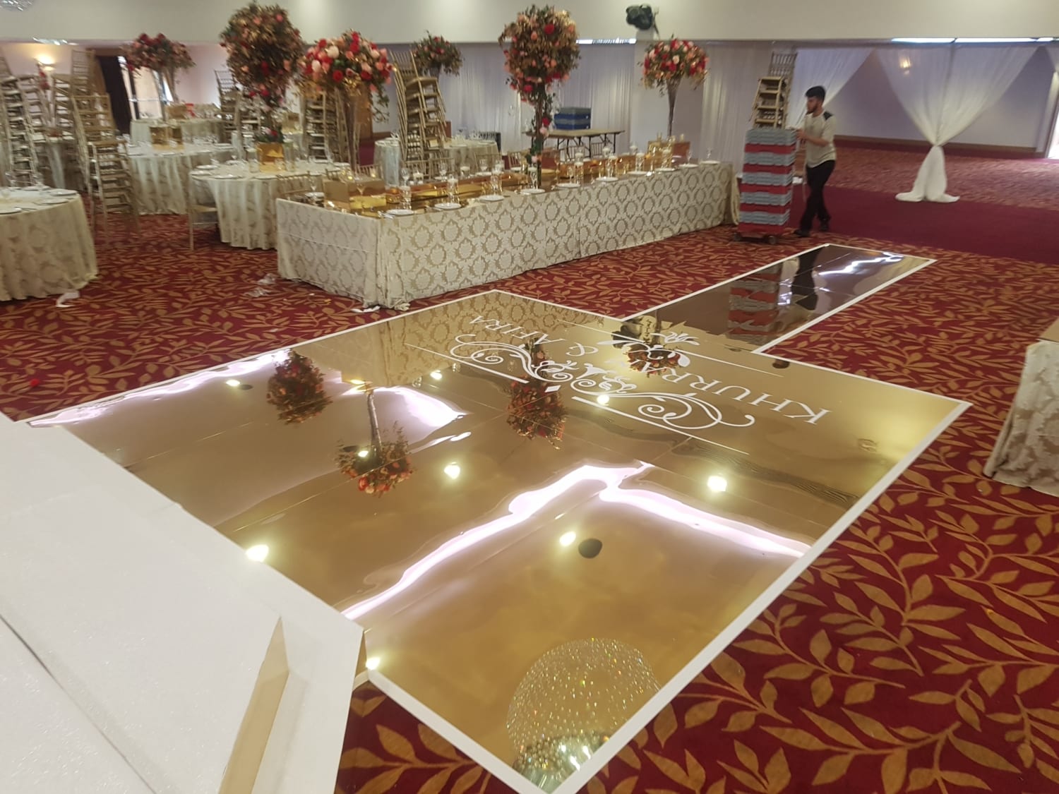 Gold Mirror dancefloor LED Dance Floor Hire London | LED Video Wall Hire London, UK